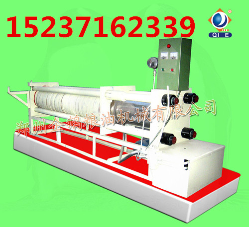 小型螺旋榨油機(jī)設(shè)備的工作原理是什么(圖1) 小型榨油機(jī),榨油機(jī)設(shè)備-鄭州企鵝糧油機(jī)械廠家