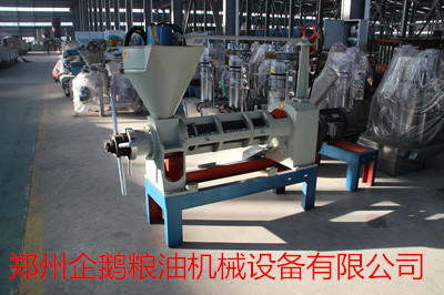 一些小型榨油機容易出現(xiàn)哪些故障(圖1) 一些小型榨油機容易出現(xiàn)哪些故障(圖1)